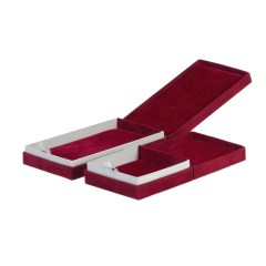 Etuje s vyndávací poduškou jsou zhotoveny knihařským zpracováním.