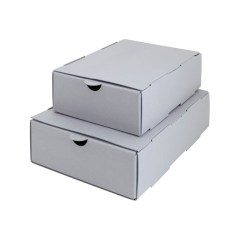 Archivní krabice se šuplíkem pro horizontální uložení dokumentů. Šuplík umožňuje rychlý přístup z přední části a snadné vyjmutí dokumentů bez vyjmutí celé krabice z police. Krabice jsou stohovatelné a velmi stabilní.